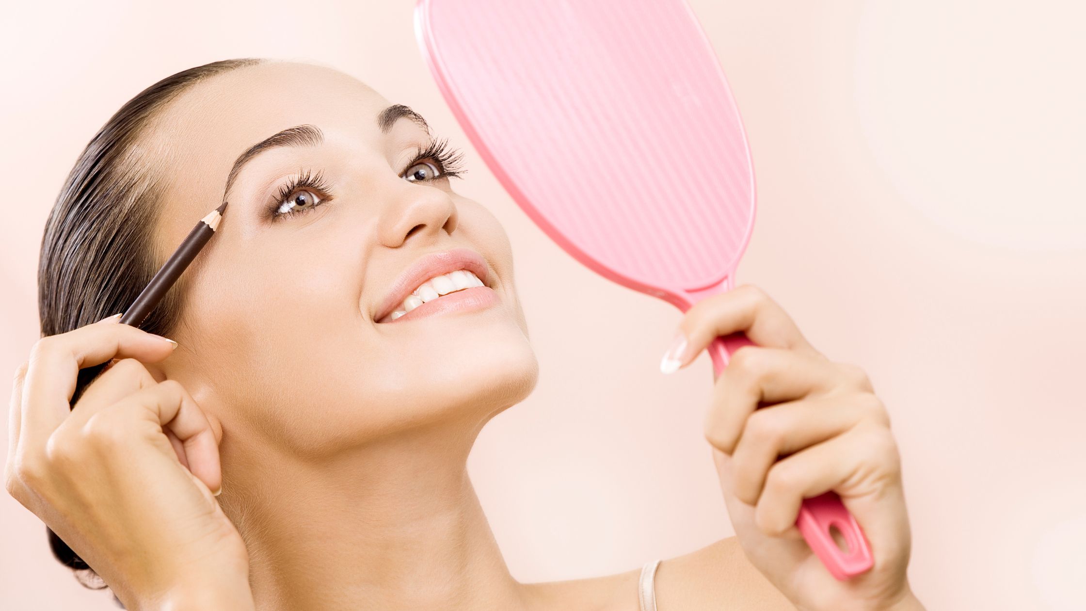 Il Trucco Waterproof come Alleato dell'Estate 2023
